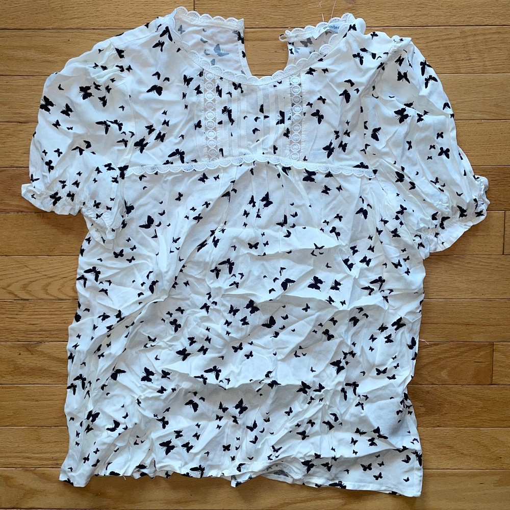 Brand New Mandee Women’s Butterfly Print Short-Sleeved Blouse